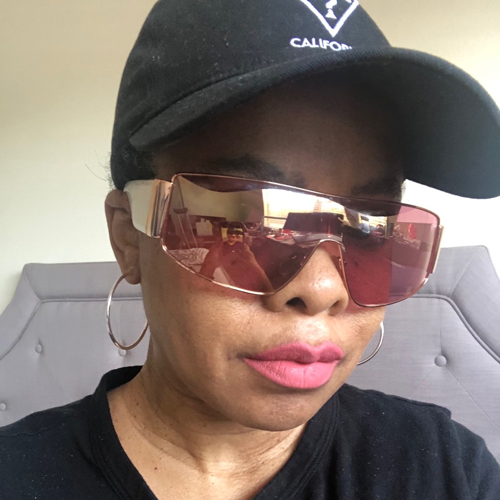 Meet your Posher, Monique